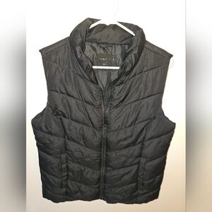 Aeropostale Black Quilted Vest - Sleek Sleeveless Puffer